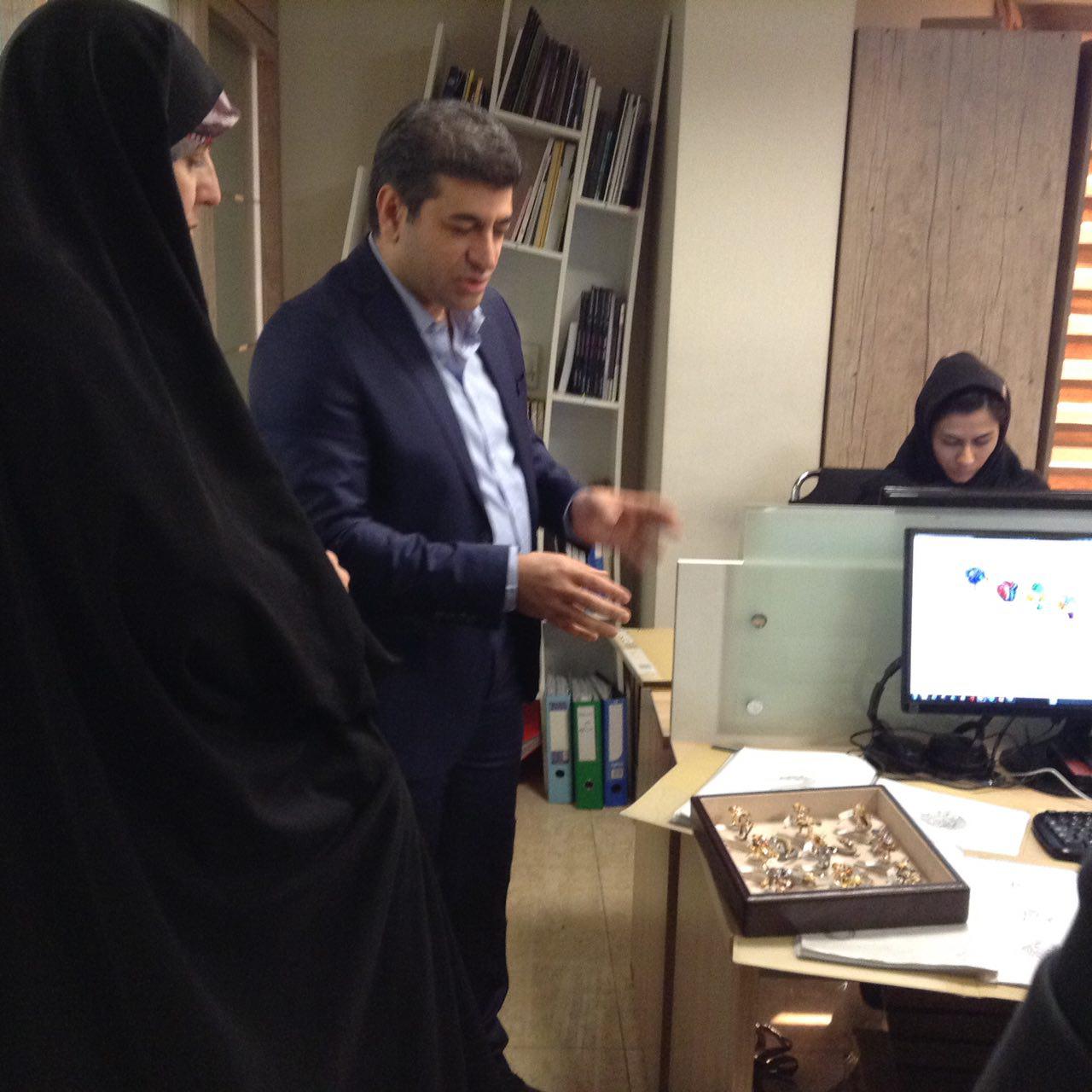 بازدید مولاوردی از کارخانه طلا و جواهرسازی