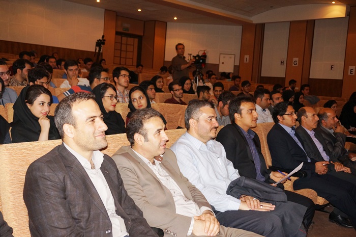 سمینار برنامه نویسی موبایل در راستای ایجاد مرکز تولید خدمات ارزش افزوده در استان برگزار شد.