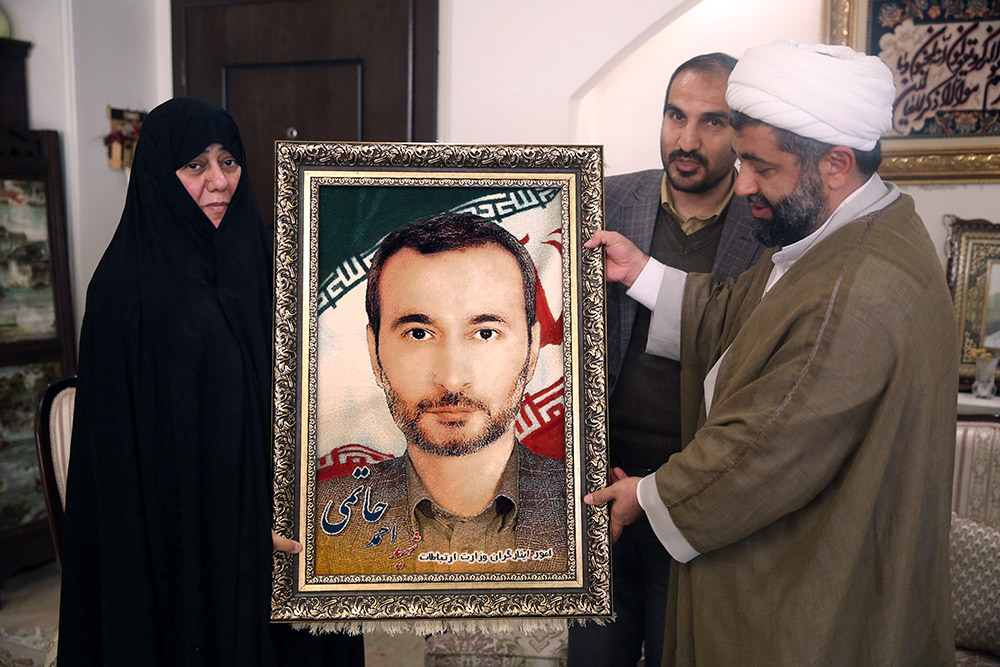 تقدیر از خانواده شهید