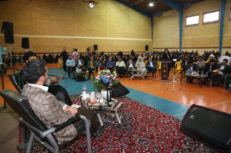 سفر وزیر ارتباطات و فناوری اطلاعات به شهرستان اردستان همزمان با سالروز شهدای هفتم تیر 