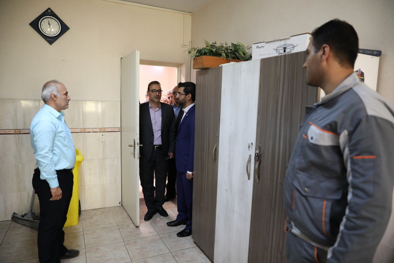بازدید وزیر به مناسبت روز خبرنگار از روابط  عمومی  وزارت