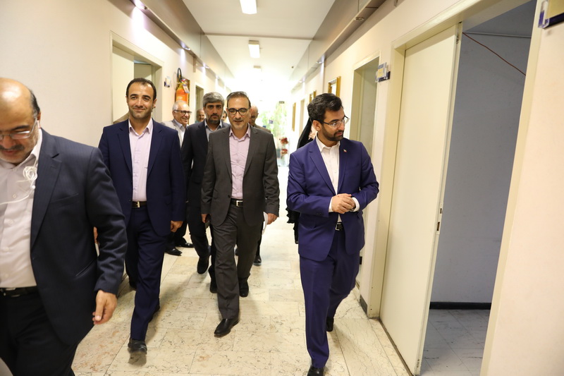 بازدید وزیر به مناسبت روز خبرنگار از روابط  عمومی  وزارت