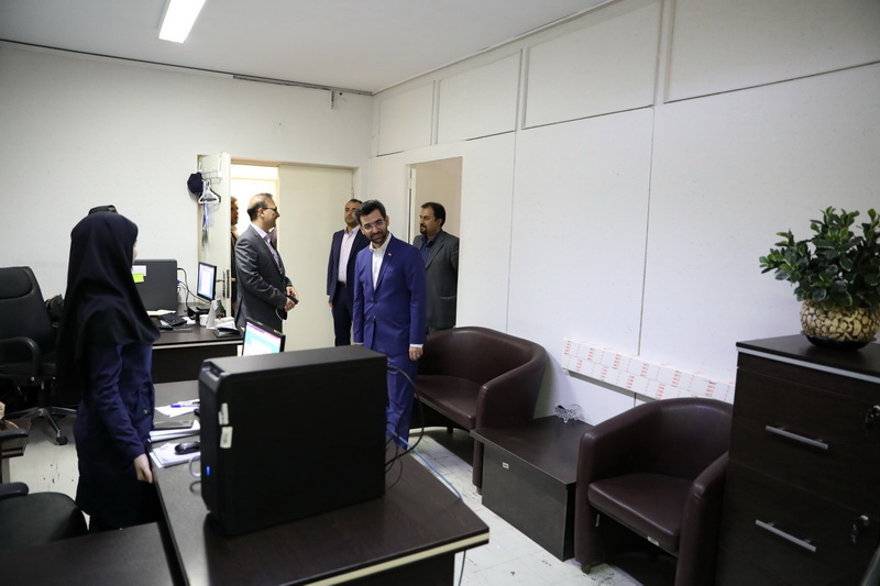 بازدید وزیر ارتباطات از روابط عمومی
