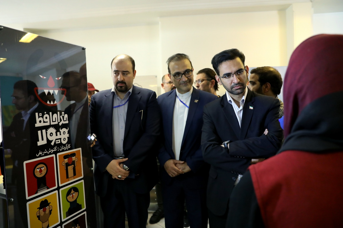 بازدید وزیر ارتباطات از جشنواره کودک آنلاین