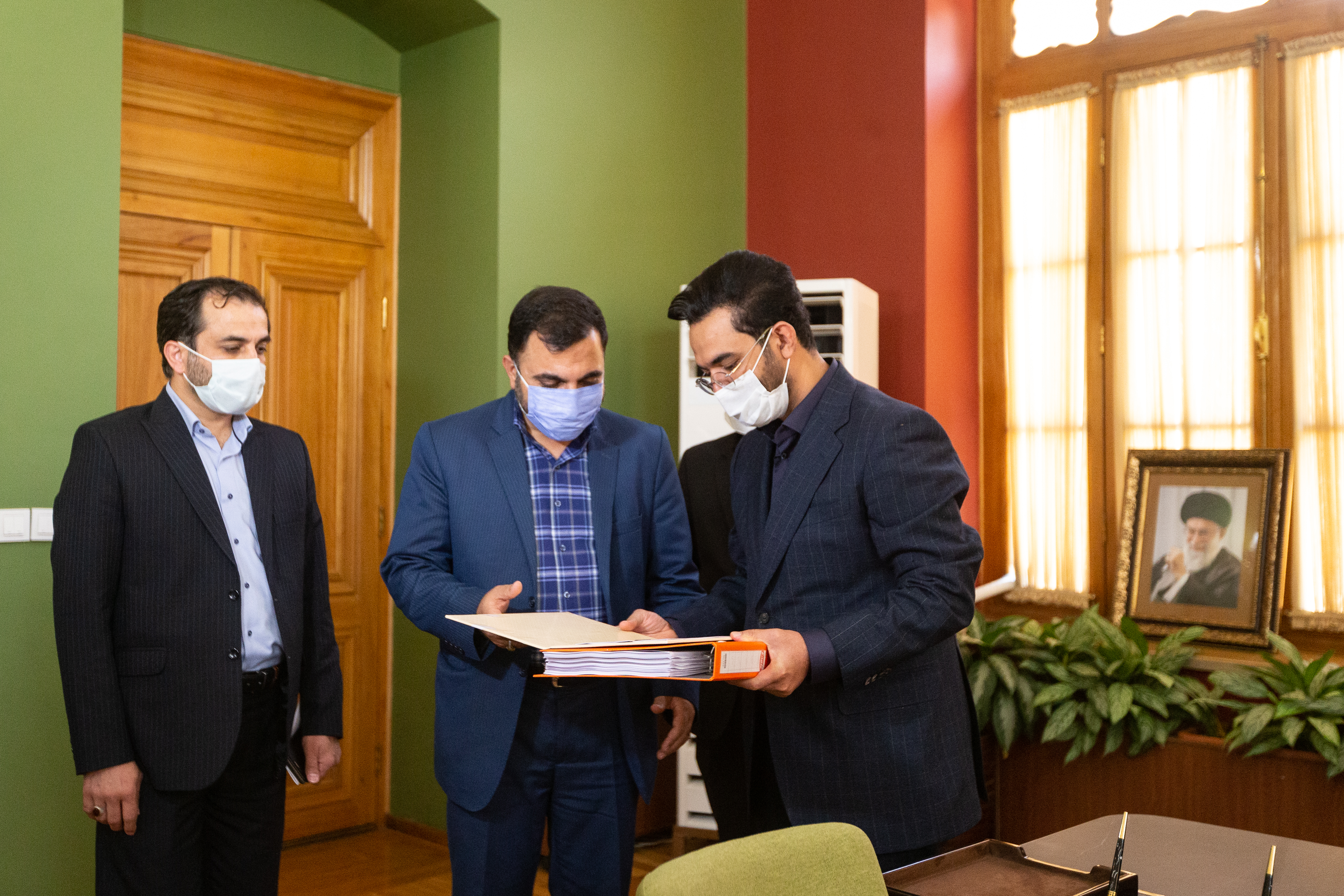 حضور زارع پور در وزارت ارتباطات 1