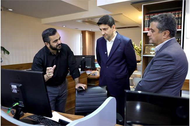وزیر ارتباطات در روز خبرنگار مهمان تحریریه تسنیم شد هاشمی: رسانه‌ها نقش کلیدی در تبیین تحولات حوزه ICT دارند