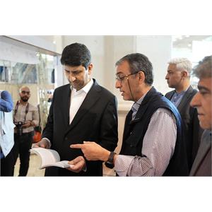 بازدید وزیر ارتباطات و فناوری اطلاعات از نمایشگاه کتاب