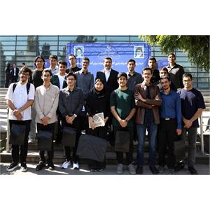 تقدیر وزیر ارتباطات از نفرات برتر کنکور رشته ریاضی