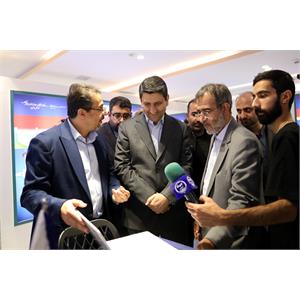 بازدید وزیر ارتباطات از نمایشگاه دستاوردهای جهاد دانشگاهی