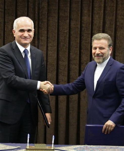 In the meeting of Dr. Vaezi with the Minister of Economy of Azerbaijan it was discussed issue:  Expansion of trade relations between the two countries by using the national currency of the countries