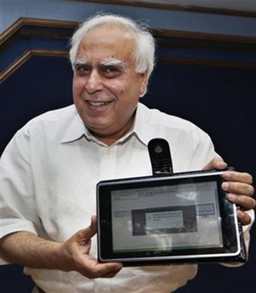 India unveils prototype of $35 tablet computer