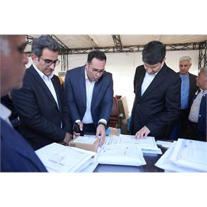 بازدید وزیر ارتباطات و فناوری اطلاعات از نمایشگاه کتاب