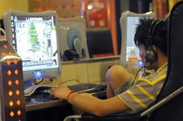 China eases control on web forums