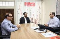 آذری جهرمی در شرق