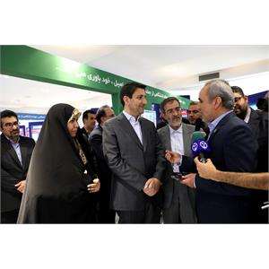 بازدید وزیر ارتباطات از نمایشگاه دستاوردهای جهاد دانشگاهی