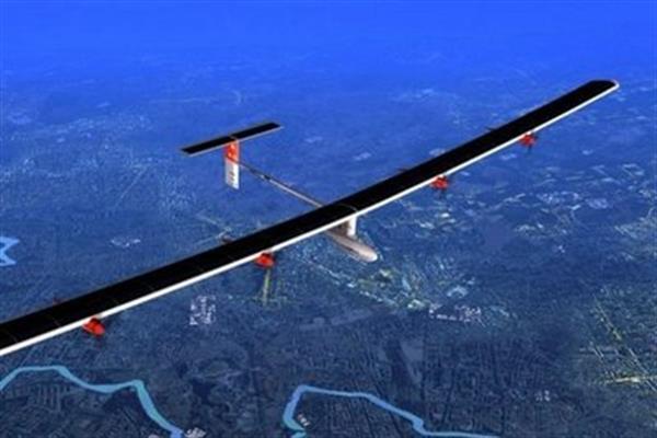 Solar plane sets out on historic flight