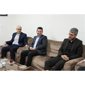 دیدار وزیر ارتباطات با یادگام امام