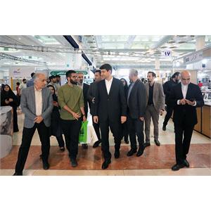 بازدید وزیر ارتباطات و فناوری اطلاعات از نمایشگاه کتاب