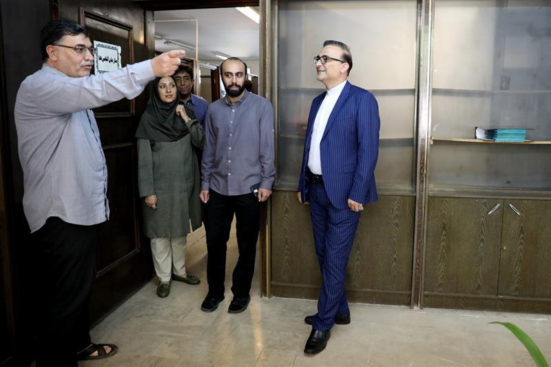 بازدید رئیس مرکز روابط عمومی از روزنامه ایران ،رسالت وپایگاه خبری جماران