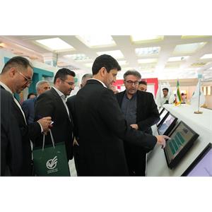 بازدید وزیر ارتباطات و فناوری اطلاعات از نمایشگاه کتاب