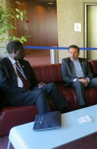 Ugandan Communication Minister Meets Vaezi in Geneva