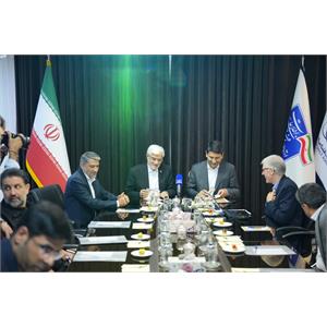بازدید معاون اول رییس جمهور از سازمان فضایی ایران